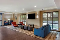 Comfort Inn & Suites - Bãi đậu xe