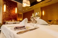 Logis Hotel le Parc - พร้อมอาหารเช้า