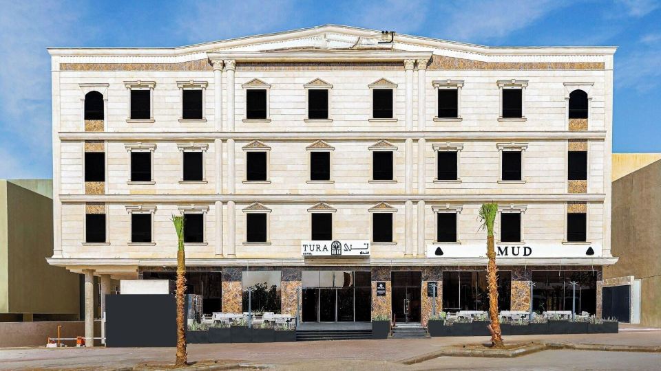 Tura Hotel AlNuzha