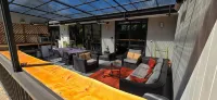 The Rocks Chalets - Motels