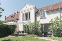 REMISE STUDIO: Garden view, balcony and water access - Apartments