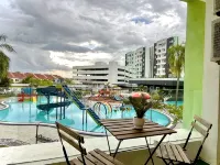 Manhattan PoolView 3bedroom suite Netflix |  Ipoh Station18 - สวนน้ำ