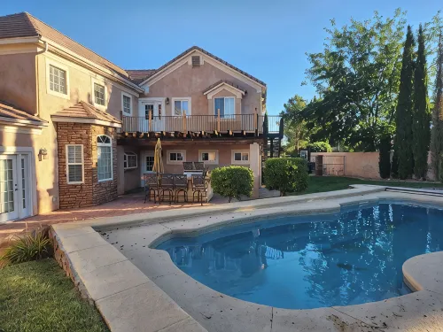 4-bedroom house with Pool, WiFi and AC close to Lake Powell and Antelope Canyon.