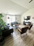 COZY COTTAGE - Near The Ark! A beautiful, cozy and comfy home you will love! - 3-Star