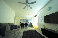Charming 3-bedroom house in nice Merced - Homestays