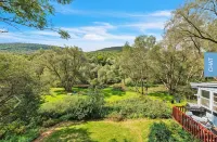 Home in Hobart - Roxbury Near Skiing and Weddings.