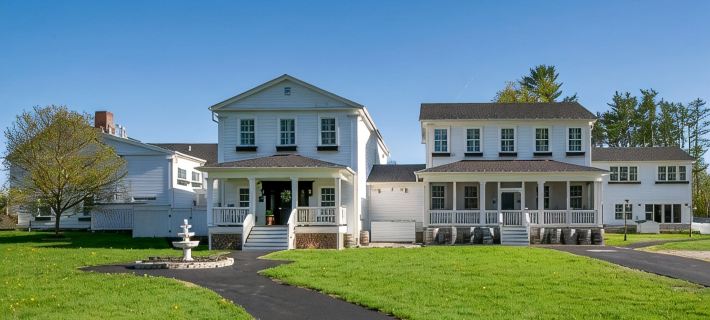 Mayville Union House Hotels in Bethel