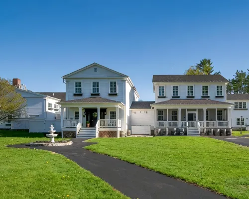 Mayville Union House Hotels in Bethel