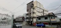 โรงแรม Lorenzzo Suites