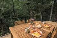 Luxe Cozy Spa Cabin w/ Hot Tub, Sauna, Fireplace, 10 Mins to Sunday River - 4-Star