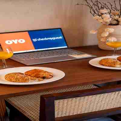 Appartement moderne - AC-1BR-4P- Genève Dining/Meeting Rooms