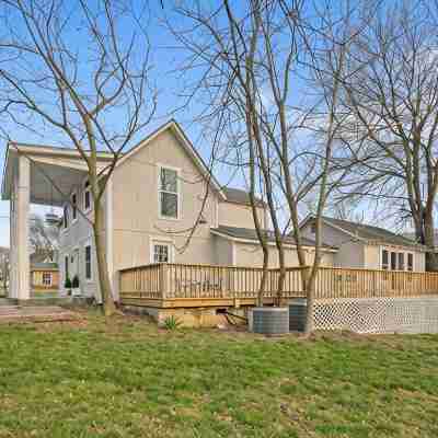 Elle House4 Bedroom House in Historic Downtown Siloam Springs Hotel Exterior