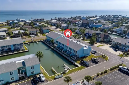 Waterfront Getaway with Private Boat Slip on Desirable Key Allegro, Rockport TX - 4 stjerner