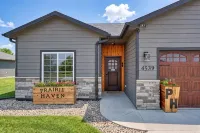 New Construction 2 King Suites Super Clean, Super Nice Voted #1 in Sioux Falls