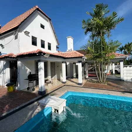 Lot 942 - A'Famosa Melaka Villa Pool KTV WIFI 5 ROOM 2BR Hotels in Pegoh