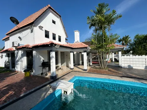 Lot 942 - A'Famosa Melaka Villa Pool KTV WIFI 5 ROOM 2BR - parking