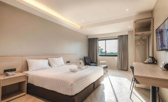 The Rich Hotel