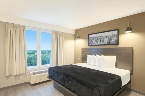 LIV Hotel Bronx - New