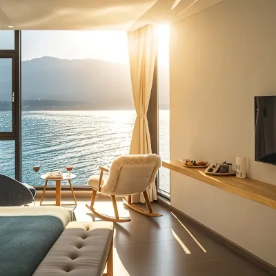 On the side of clear water, sunrise on the sea, waterfront and sea view vacation accommodation Hotels near Shuanglang