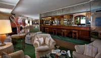 โรงแรมแกรนด์ บายาแวร์เด - ที่มีบาร์