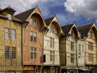 Best Western Premier Hotel de la Poste Spa Hotels in Troyes