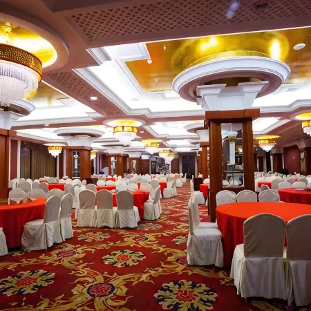 Hot Spring Leisure City International Hotel