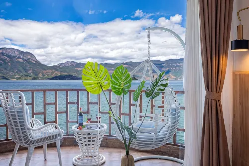 Qihai Tingfeng Inn (Lugu Lake Headquarter) -  อินน์