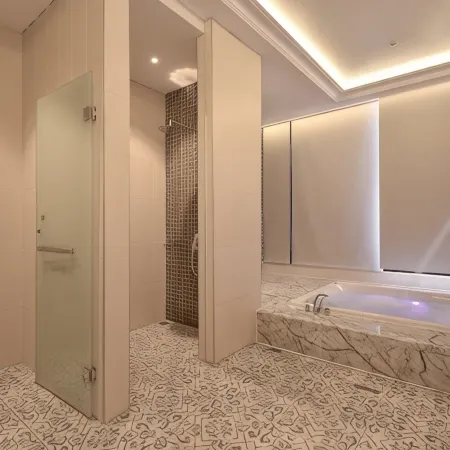 Uher Luxury Resort Hotel