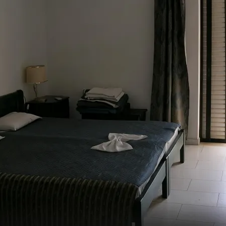 Enorme Epavli Urban Living
