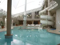 Hilton Niagara Falls/ Fallsview Hotel and Suites - Swimmingpools