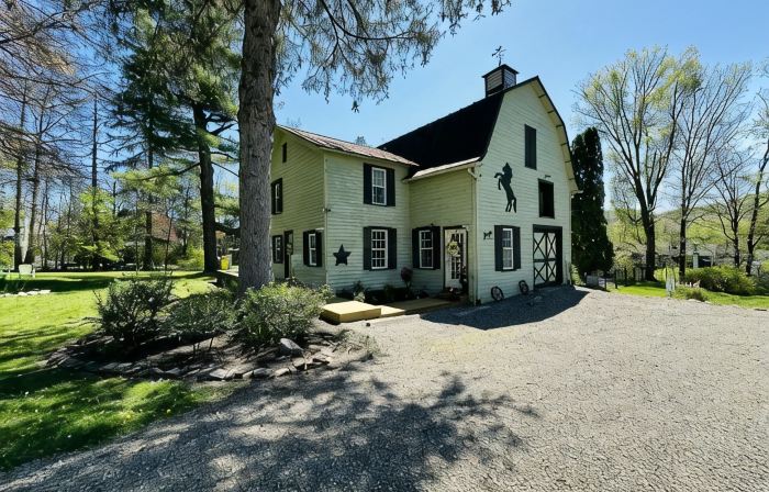 18 Vine Inn & Carriage House