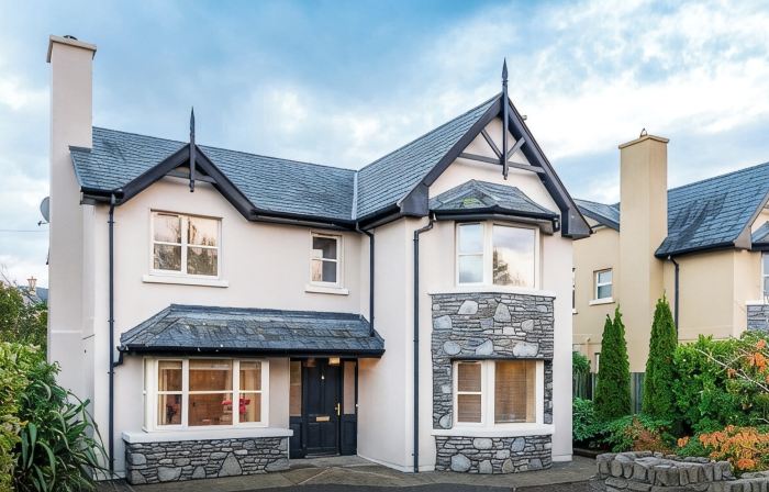 Foley's Guesthouse & Self Catering Holiday Homes