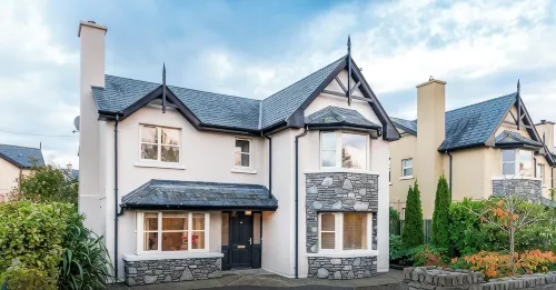 Foley's Guesthouse & Self Catering Holiday Homes