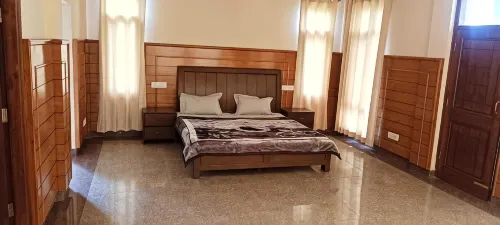 Hotel Som Kunj