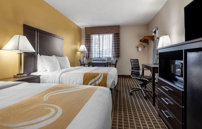 Quality Inn & Suites Warren