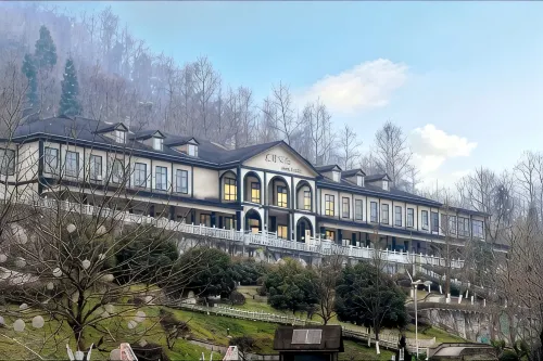 Pengzhou Luye Castle Hotel