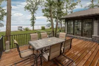 Gull Lake Cabin + Bunkhouse with Sandy Beach & Pontoon/Jet Ski availability! - WiFi