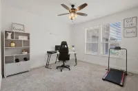 Rooftop Bliss 4br with Crib/office Space, Free parking/AC with WiFi in Mesquite - Kitchens