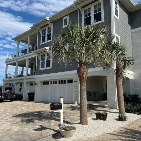 The BEACH HOUSE at the Pier