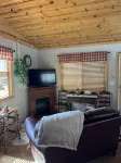 Cozy Cabin Located Just Outside of Wis Dells- Cabin B - Chalets