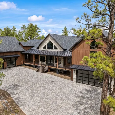 New Lux Cabin! 5500sf / GolfSim / MoviTheatr / HotTub / 4KingStes / Gym&Billiard