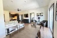 River Bluff Getaway– Upper  3BR/2BA Upper Level Unit with Gorgeous Deck Views