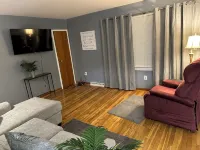 Charming 2-bedroom house in brilliant Indianapolis with AC, WiFi - Bungalows