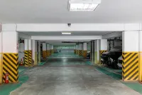 1000 I 1 Noch' Hotel - parking