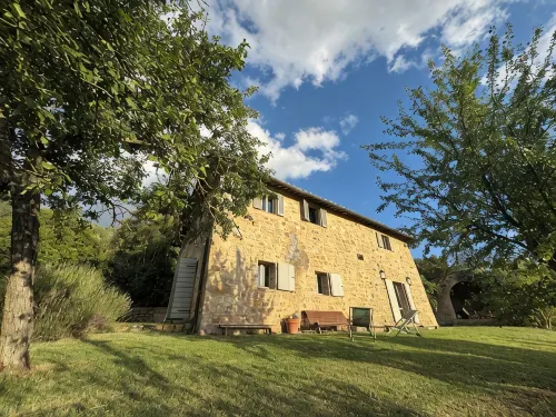Podere Fontebernardi, authentic Tuscan farmhouse overlooking Pienza.