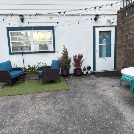 Lovely Cozy 2 Bedroom Apartment