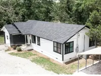 The Mayor • Huge Kids Space • Near Lake & Rivers Hotels in Sequoyah County