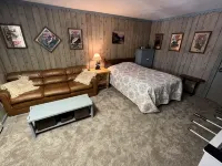 Lakefront Chalet - Badwater Lodge - Gorgeous Lake Views - 3-Star