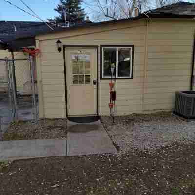 Cozy Middle Studio Unit in Old SW Reno Hotel Exterior
