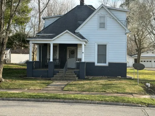 Remodeled 3-bedroom home in heart of Marion. Super Clean. - 3 estrellas